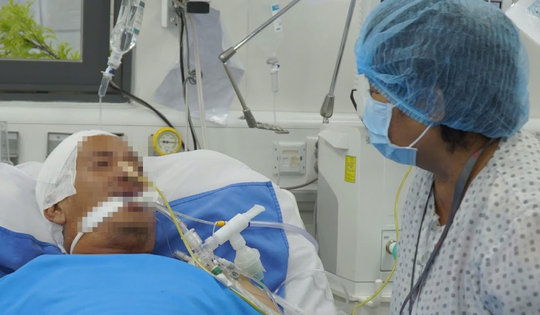 'Phép màu' với bà mẹ đưa con trai hôn mê vượt 100km đi cấp cứu dù không có tiền