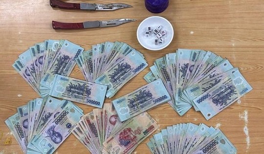 Công an đột kích sòng bạc lớn, bắt giam 7 đối tượng
