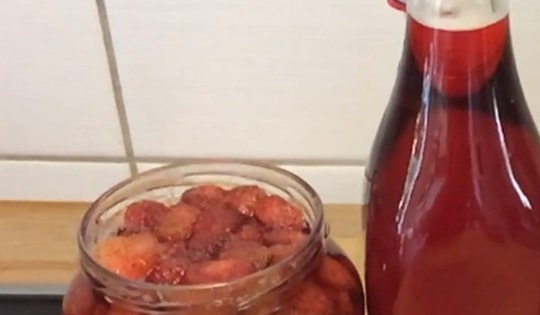 Dâu tây vào mùa và cách làm siro dâu tây ngon ngất ngây nhất định phải thử