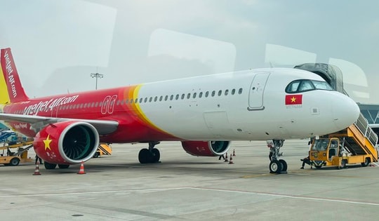 Giá vé máy bay dịp lễ 30/4 và 1/5 tăng cao, khách chuyển hướng sang phương tiện khác