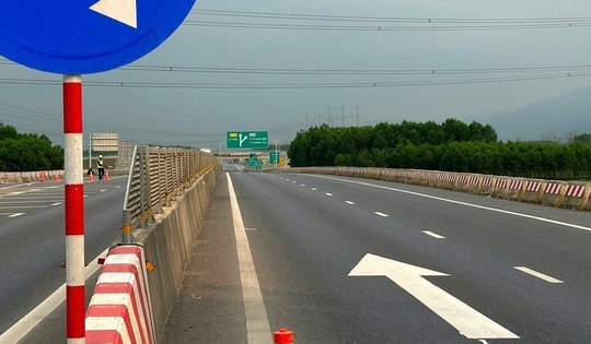 Ô tô chạy 'rùa bò' trên cao tốc bị phạt bao nhiêu tiền?