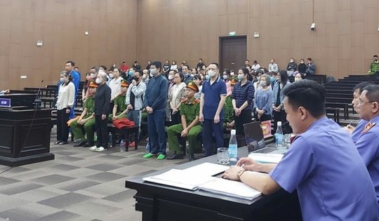 Giám đốc trục lợi 743 tỷ đồng đang trốn truy nã gửi đơn tới phiên tòa hứa về chấp hành án