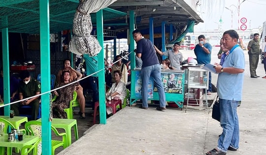 Khởi tố kẻ chém trọng thương nhân viên bến phà tội giết người