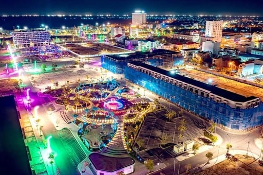 Lung linh ánh đèn ở hai công viên ven biển hơn 20 tỉ đồng