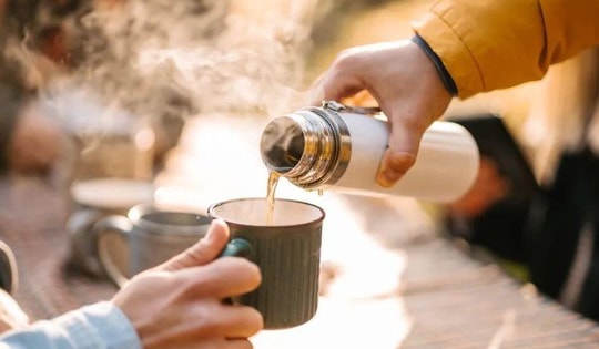 9 loại nước không nên cho vào bình giữ nhiệt, đặc biệt là cái thứ 6