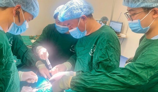 Cứu sống bé sơ sinh 2 ngày tuổi mắc teo thực quản bẩm sinh