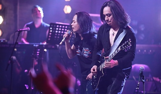 MC Diệp Chi xúc động nhớ về ký ức cháy bỏng hồi sinh viên với ban nhạc Bức Tường