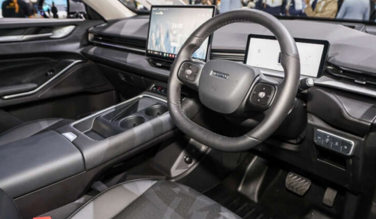 Xe gầm cao SUV hạng C giá 700 triệu đồng sánh ngang Hyundai Tucson, thấp hơn Honda CR-V có gì đặc biệt khi ra mắt ở Thái Lan?