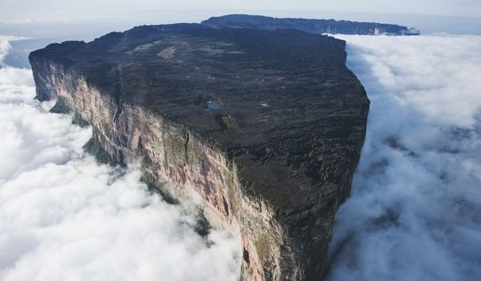 Núi Roraima: 'Thế giới đã mất' bị cô lập hàng triệu năm mà người bản địa gọi là 'nhà của các vị thần'