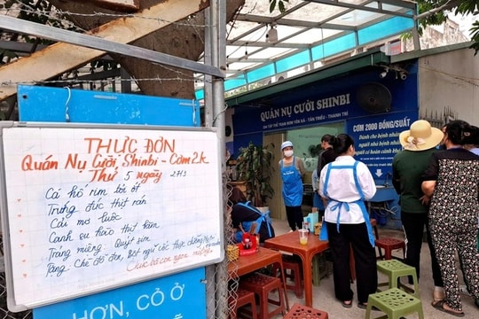 Quán cơm giá 2.000 đồng dành cho bệnh nhân K ở Hà Nội