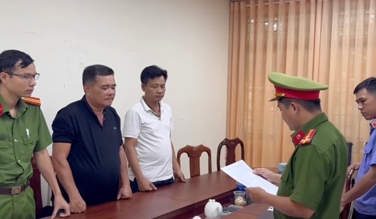 Bắt 2 đối tượng trốn thuế từ hoạt động ‘cò đất’