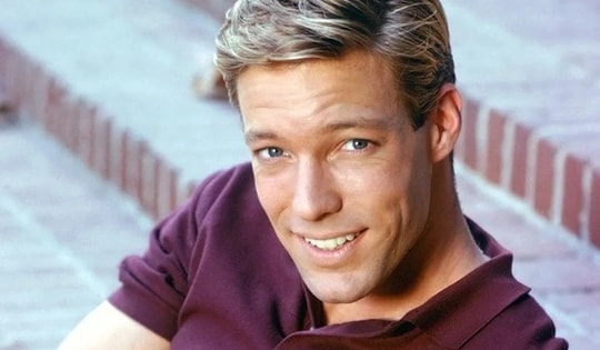 Tài tử Richard Chamberlain 'Tiếng chim hót trong bụi mận gai' sự nghiệp huy hoàng, từng bí mật kết hôn đồng tính