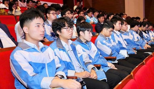 Danh sách 37 thí sinh đội tuyển quốc gia thi Olympic quốc tế và khu vực năm 2025