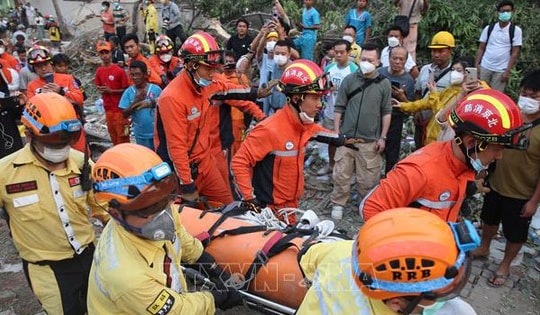 Động đất tại Myanmar: Giải cứu một thai phụ khỏi đống đổ nát ở Mandalay