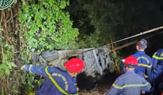 Ám ảnh khoảnh khắc xe khách chở 36 người rơi xuống vực sâu ở đèo Bảo Lộc, nhiều người la hét cầu cứu