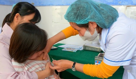 Huế tiếp tục rà soát tiêm vét sau chiến dịch tiêm vaccine phòng sởi