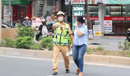 Người đi bộ vi phạm quy tắc giao thông sẽ bị xử lý như thế nào?