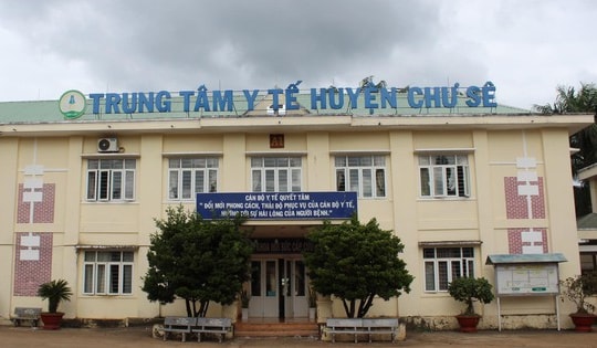 Người nhà bệnh nhân hành hung nữ bác sĩ, thách thức "mày có biết tao là ai không?"