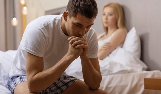 Chưa lột bao quy đầu quan hệ có thai không?