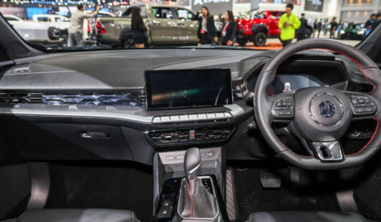 Xe sedan hạng C giá 444 triệu đồng sánh ngang Honda Civic, nhỉnh hơn Kia Morning, Hyundai Grand i10 có gì lạ khi ra mắt ở Thái Lan?