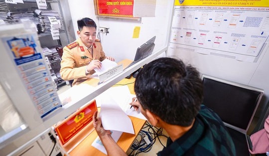 Làm sao để được miễn sát hạch lý thuyết cấp lại GPLX quá hạn do ốm đau, hoả hoạn?