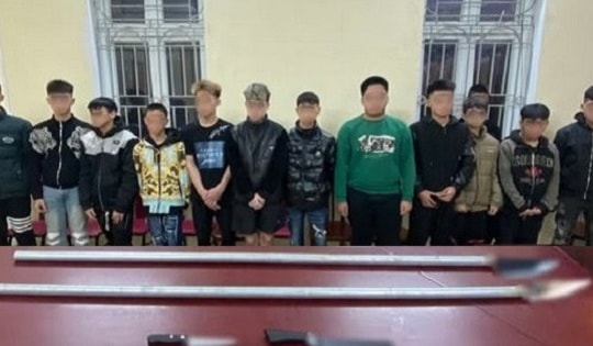 Kịp thời ngăn chặn 2 nhóm thanh niên đem hung khí giải quyết mâu thuẫn