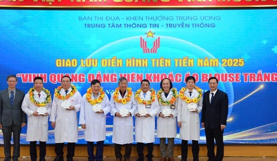 Tôn vinh các thầy thuốc đảng viên tận tâm cống hiến vì người bệnh