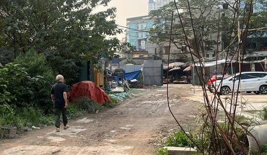 Người Hà Nội kêu khổ bởi những tuyến đường trăm tỷ thi công 'ì ạch'