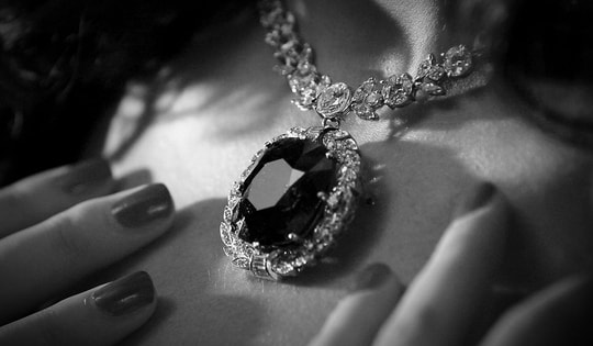 Viên kim cương đen dính phải 'lời nguyền' huyền bí, hiện ở đâu?