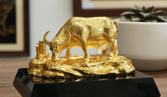 Chọn vật phẩm phong thủy tốt công danh, sự nghiệp cho người mệnh Thổ đặt bàn làm việc và những lưu ý