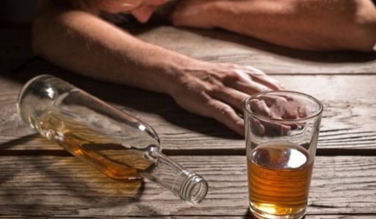 Hé lộ về loại rượu khiến 6 du khách phải cấp cứu, người trẻ nhất tử vong