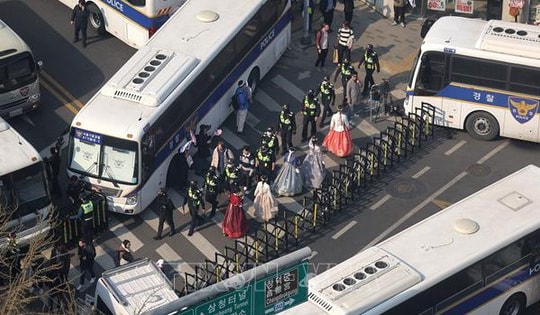 14.000 cảnh sát Hàn Quốc được huy động trong ngày phán quyết Tổng thống Yoon Suk Yeol