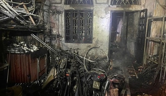 Cháy nhà dân trong đêm, cụ ông 78 tuổi tử vong, 5 người được cứu hộ an toàn