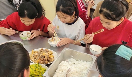 Bữa ăn học sinh vùng cao Thanh Hóa: Cùng định mức, khác chất lượng?