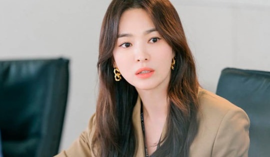 5 kiểu tóc xoăn dài đẹp mê cho người mệnh Thủy, kiểu thứ nhất vừa xinh vừa mang lại may mắn