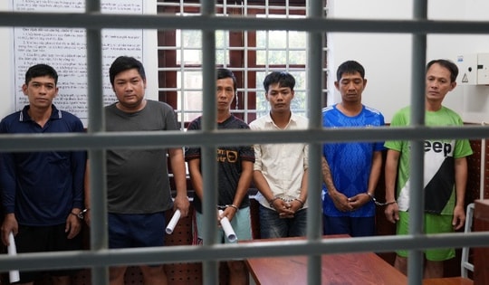 Sau trận bóng đá, 11 người bị khởi tố vì đánh nhau từ ngoài đường đến bệnh viện