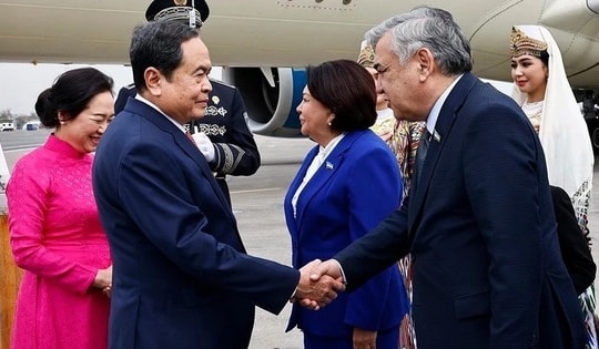 Chủ tịch Quốc hội bắt đầu tham dự Đại hội đồng IPU-150, thăm Uzbekistan