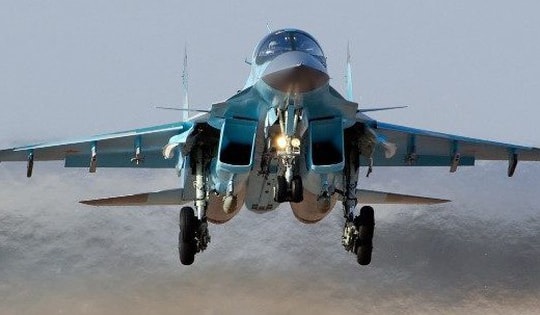 Khoảnh khắc Su-34 của Nga bay sát mặt đất ném bom táo bạo