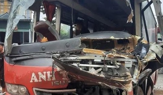 Bệnh viện thông báo tìm người nhà bệnh nhân trong vụ tai nạn giao thông nghiêm trọng tại Tuyên Quang
