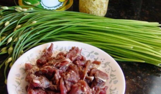 Đây mới là cách làm bông hẹ xào thịt bò mềm ngon, bổ dưỡng