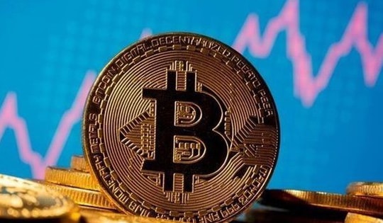 Bitcoin bán tháo mạnh khi mối nguy chiến tranh thương mại toàn cầu cận kề