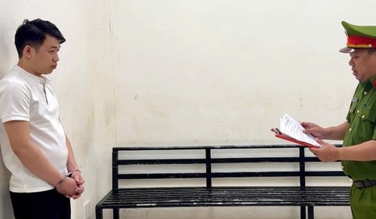 Mượn xe SH đi mua cơm rồi mang cầm cố