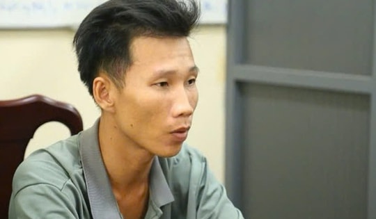 Mâu thuẫn tình ái, nam thanh niên dùng súng khống chế cô gái trong phòng trọ