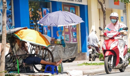 Nam Bộ đang nắng nóng bỏng rát 40 độ, khi nào có mưa giải nhiệt?
