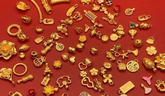 Charm vàng đốn tim giới trẻ - Vừa mang ý nghĩa may mắn, vừa giúp tích trữ