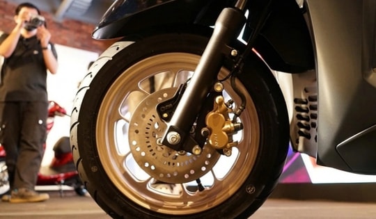 Giá xe Lead mới nhất giảm chưa từng có, thậm chí dưới cả niêm yết, chỉ nhỉnh hơn Vision