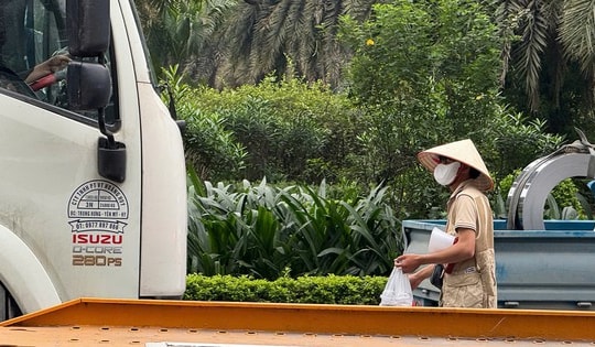 Gõ cửa cabin mời chào cà phê trên Đại lộ Thăng Long, nhiều người bị xử phạt