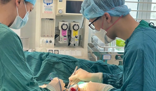 Cụ bà 85 tuổi thoát hiểm sau ca mổ ung thư vú khổng lồ trên 3 kg