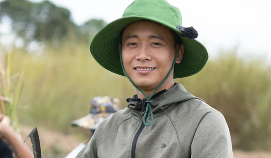 Quang Linh Vlogs: Từ chàng thợ xây vượt khó được triệu người yêu mến giờ đối diện với vòng lao lý chỉ vì những viên kẹo