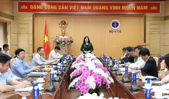 Bộ trưởng Đào Hồng Lan: Sắp xếp, tổ chức lại cơ sở y tế nhưng không để khoảng trống trong chăm sóc sức khoẻ nhân dân